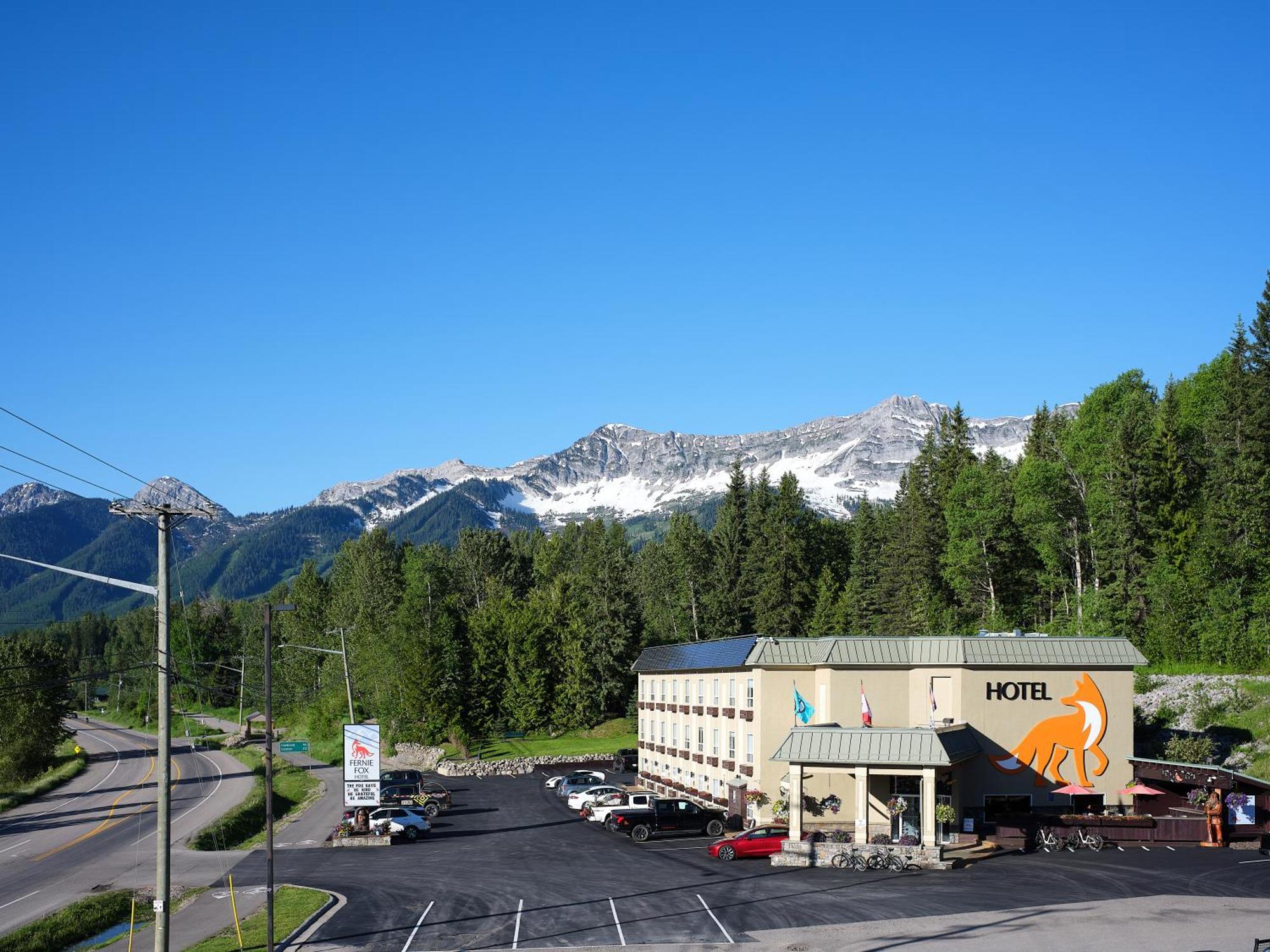 Fernie Fox Hotel Exterior photo