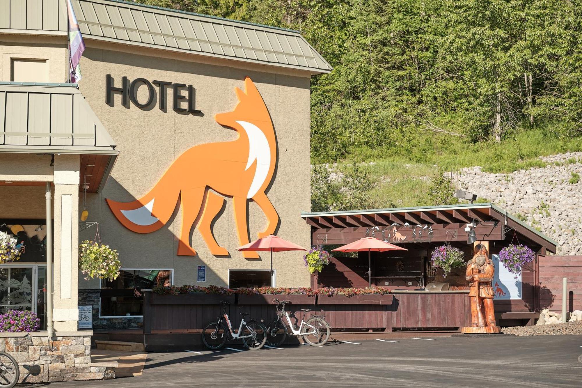 Fernie Fox Hotel Exterior photo