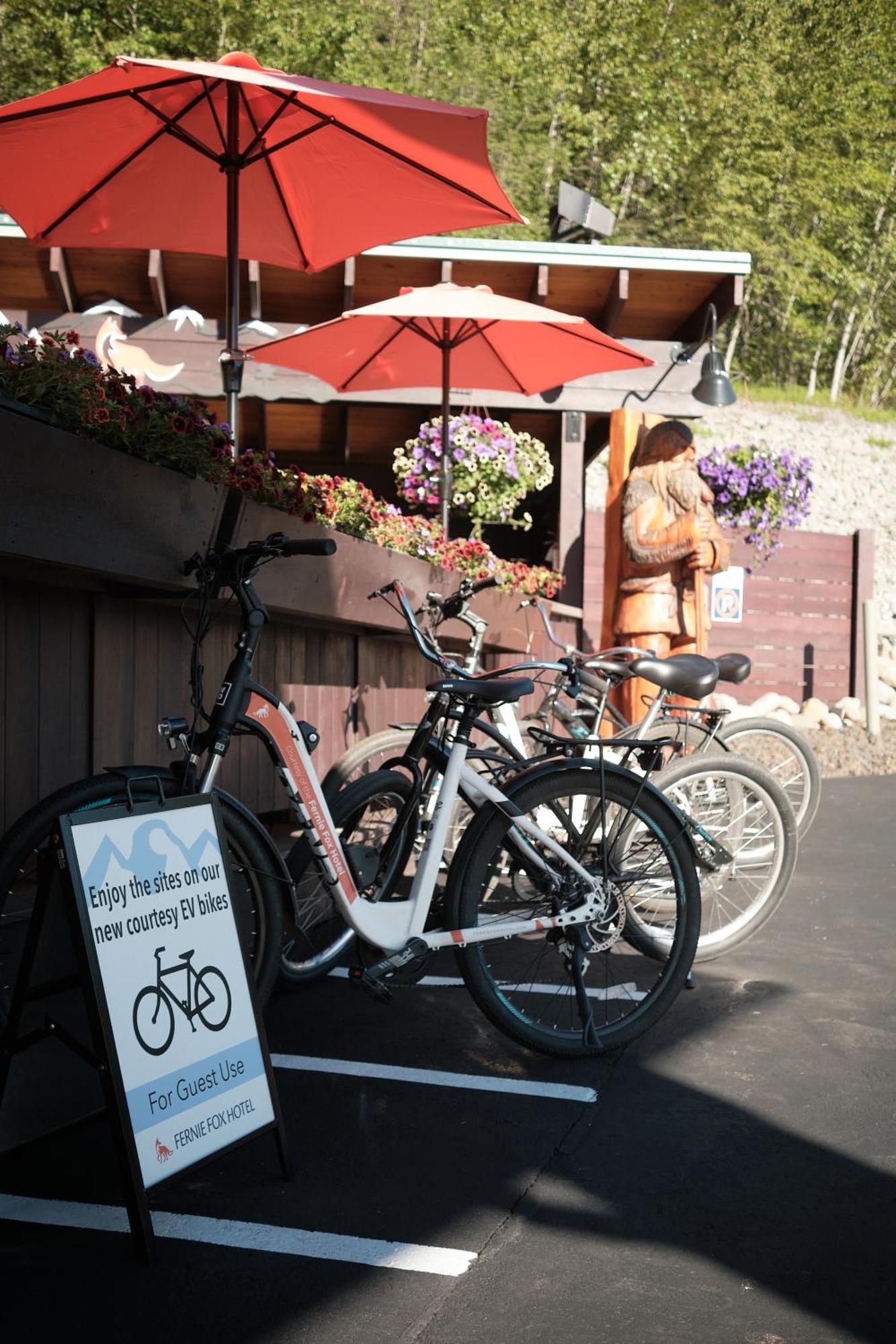 Fernie Fox Hotel Exterior photo